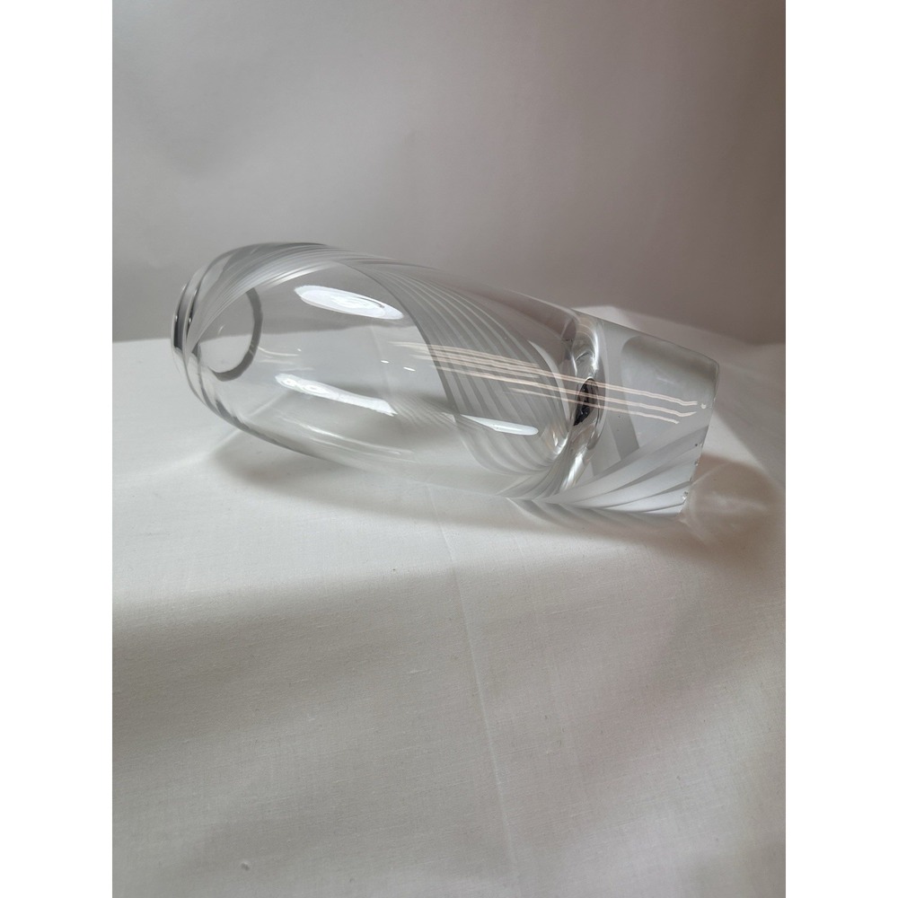 Lenox Windswept Heavy Cut Crystal 9"Vase Clear And‎ Frosted - Picture 10 of 13